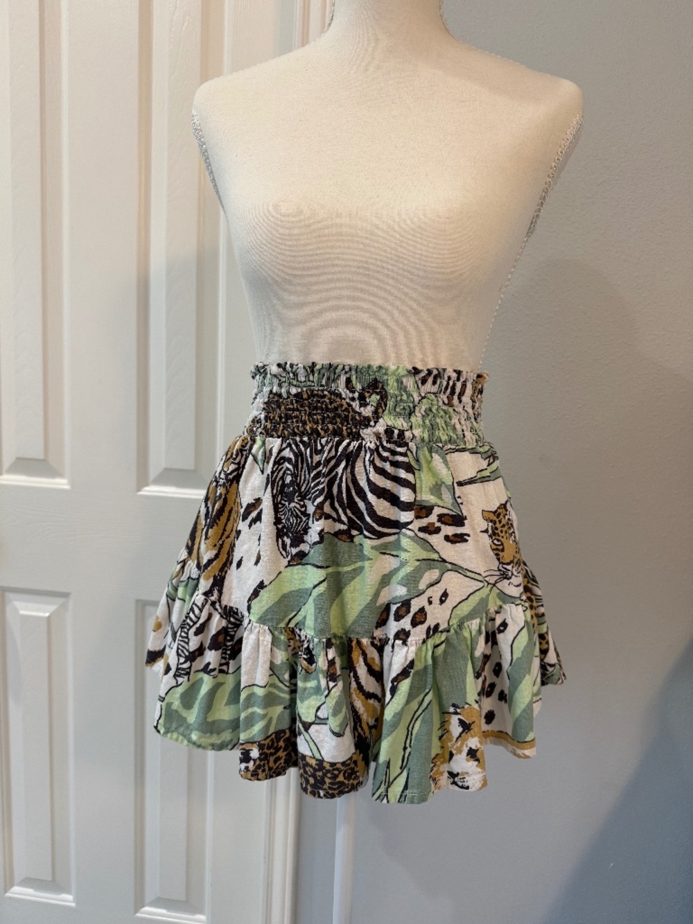 Aerie American Eagle Mini Skirt XS fun jungle print!